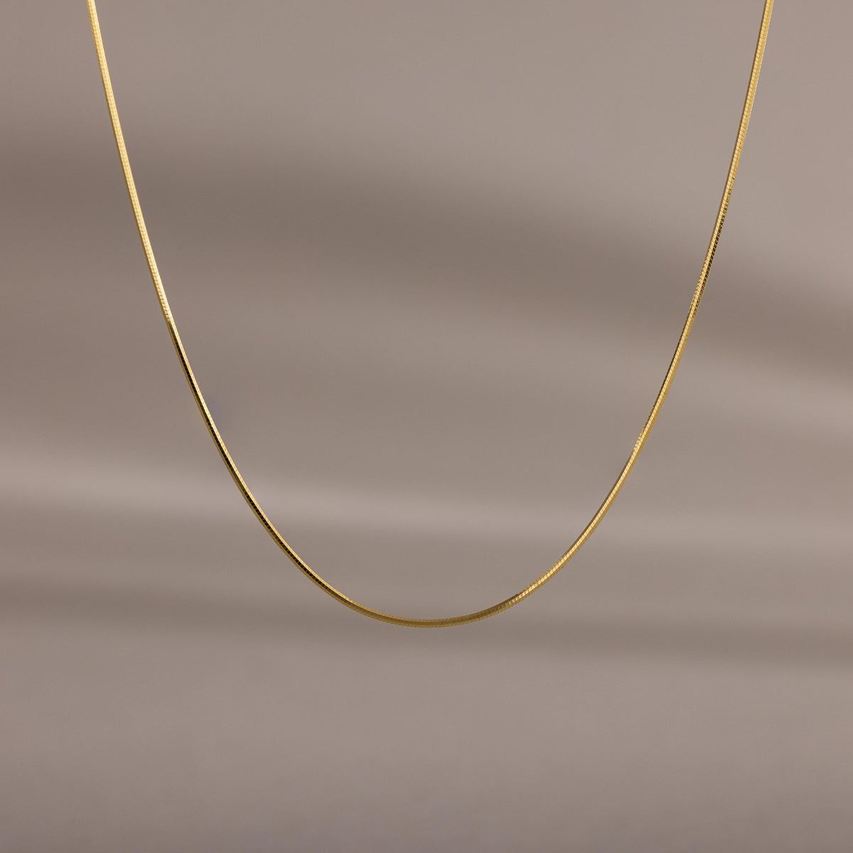 Dainty herringbone necklace