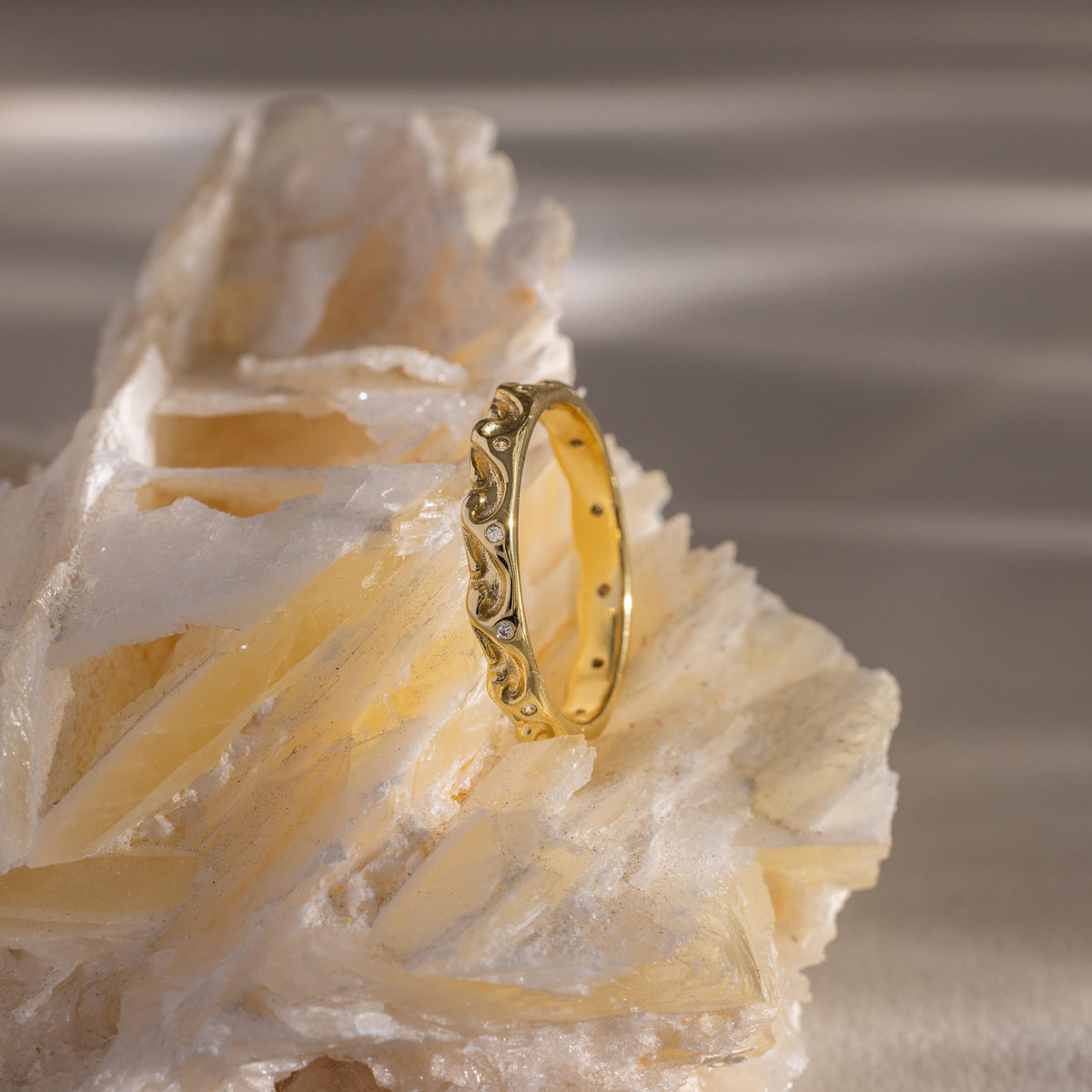 Diamond wave band