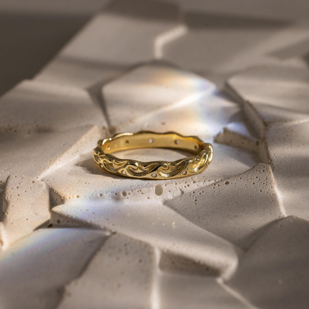 Diamond wave band