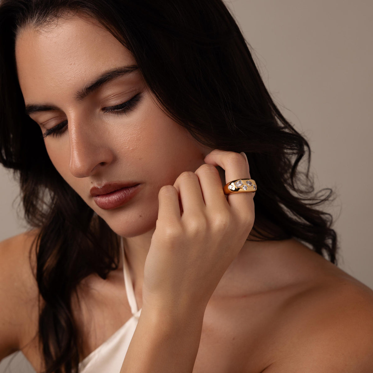 Diamond confetti signet ring