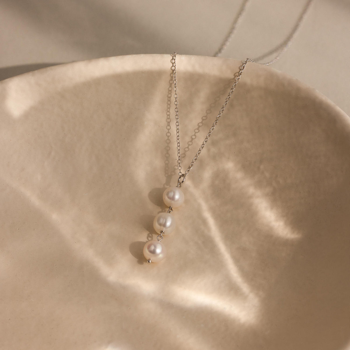 Pearl cascade necklace