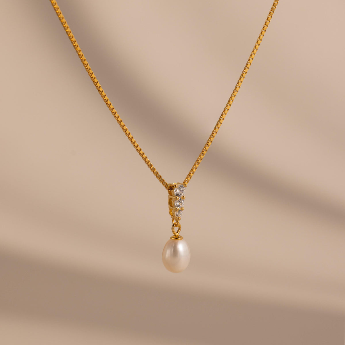 Diamond pearl droplet necklace