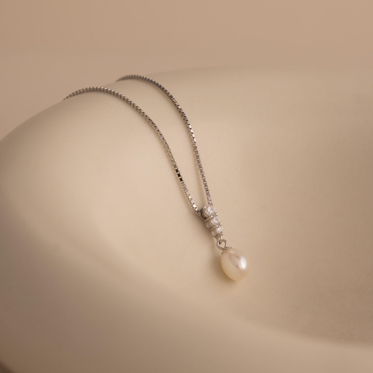 Diamond pearl droplet necklace