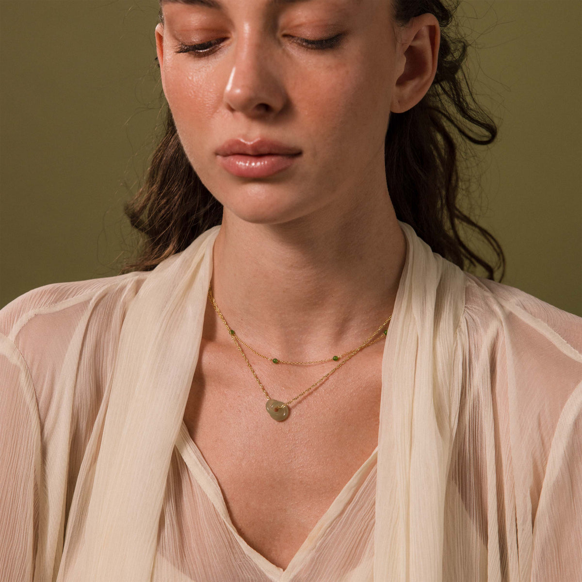 Interlocking jade circle necklace