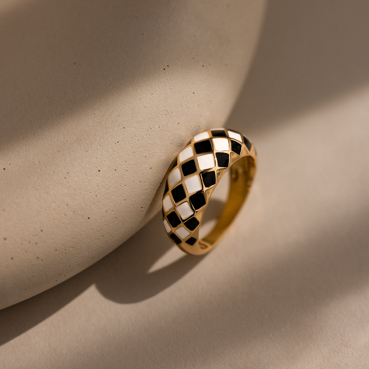 Checkered dome ring