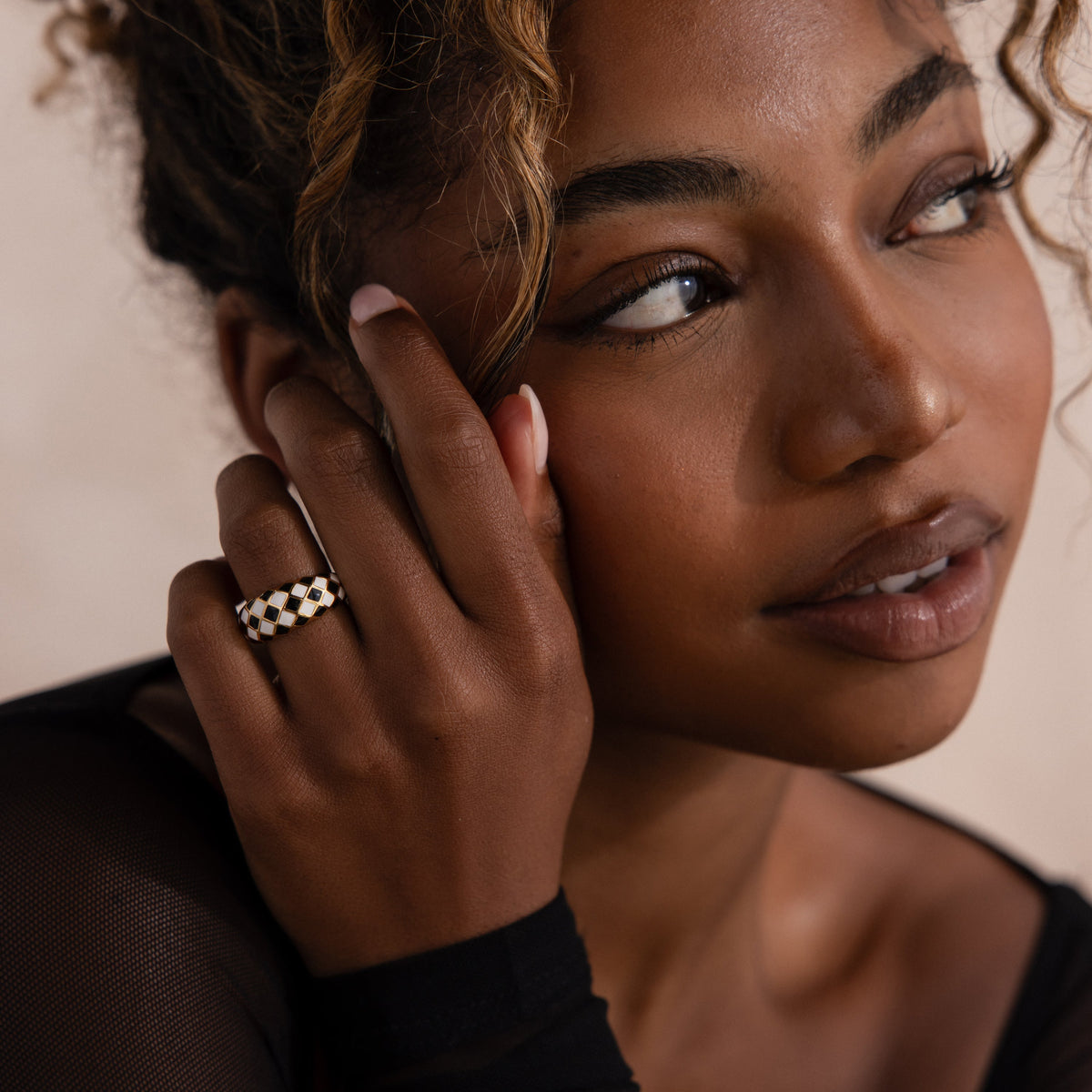 Checkered dome ring