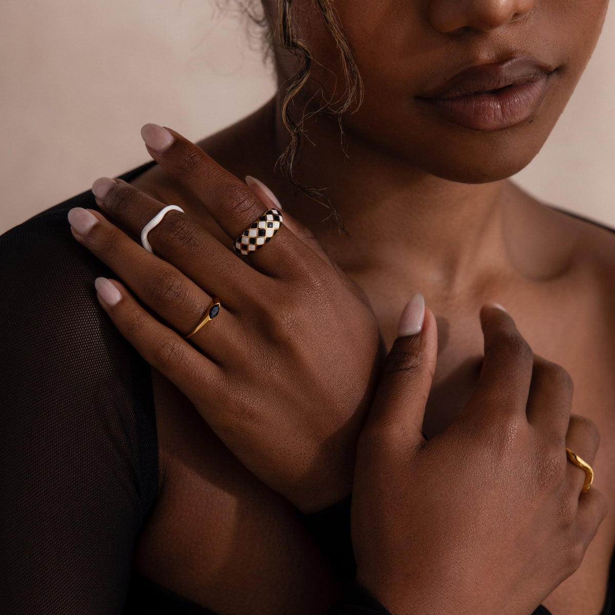 Checkered dome ring
