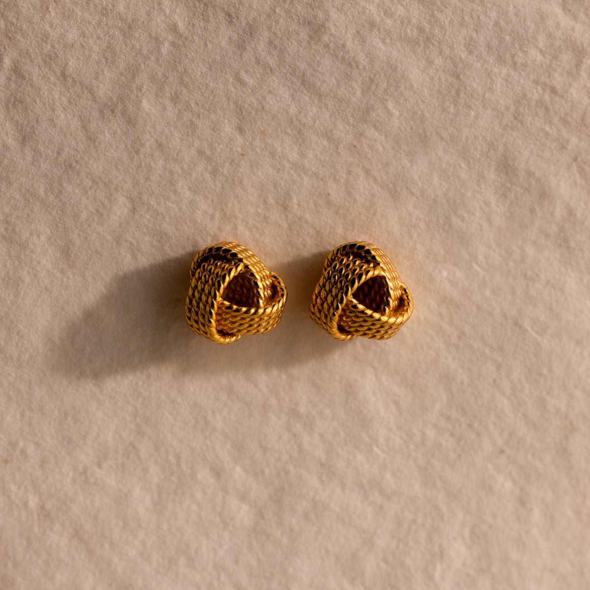 Rope knot studs 1