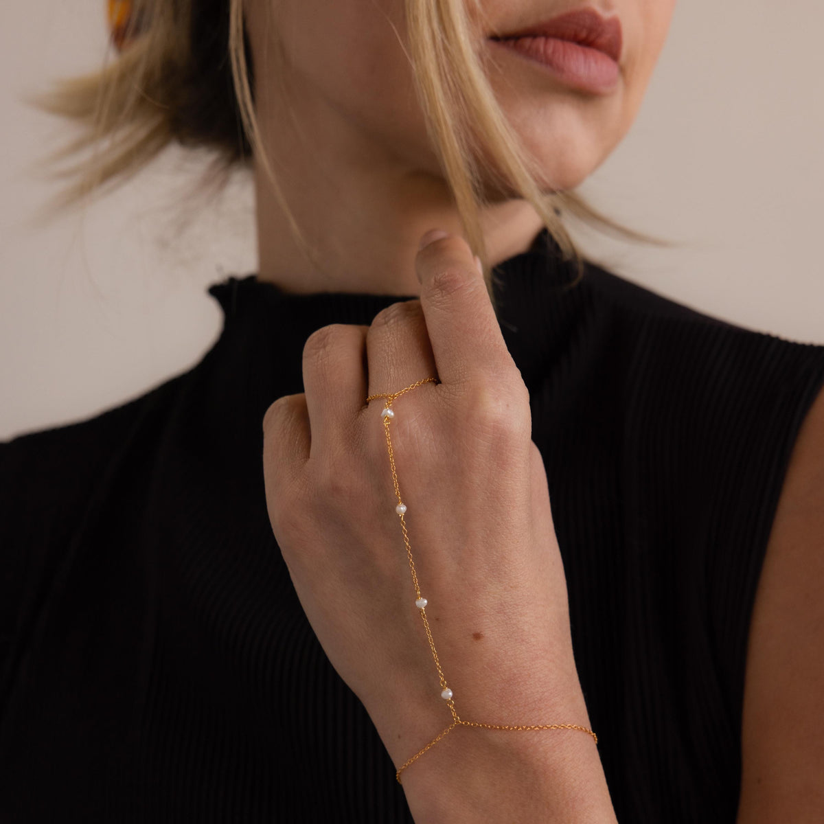 Pearl hand chain bracelet