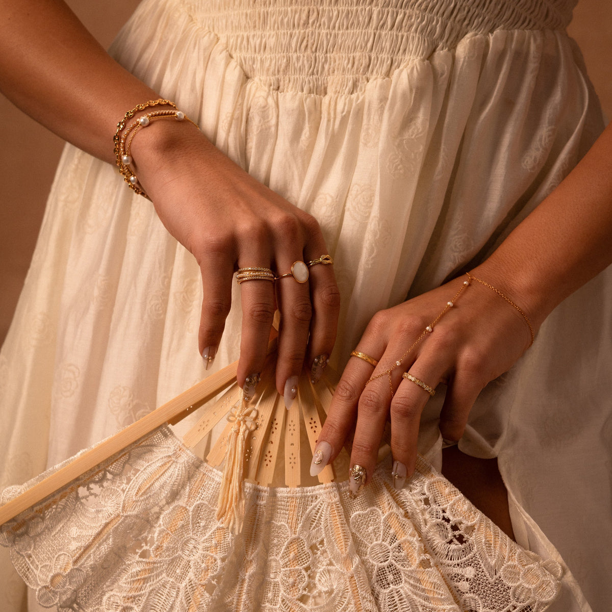 Pearl hand chain bracelet