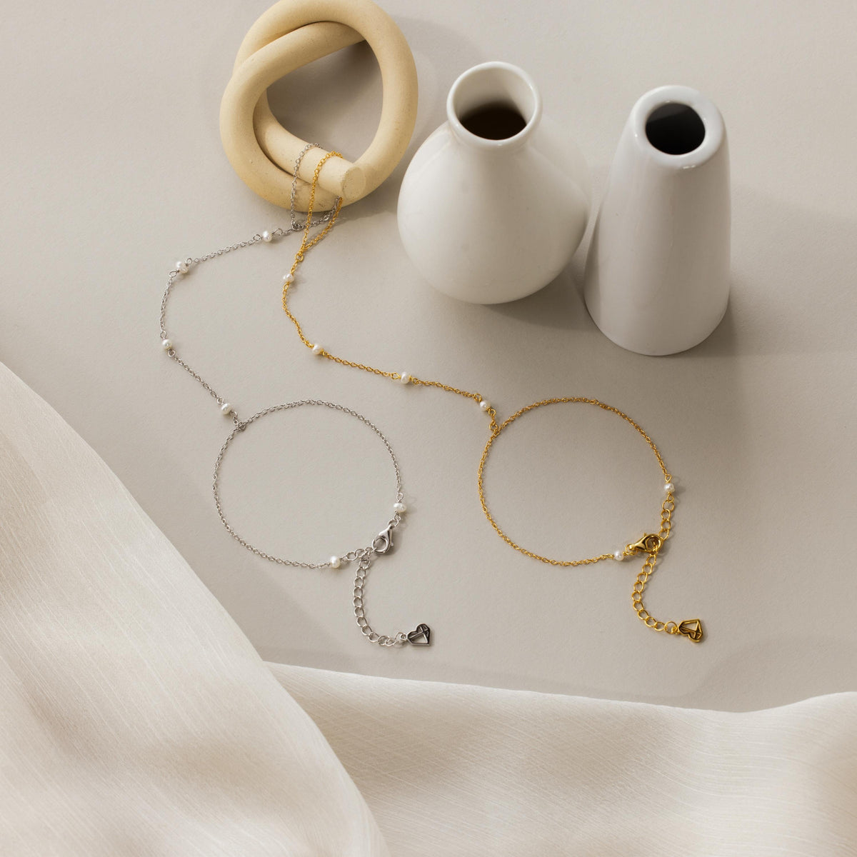 Pearl hand chain bracelet