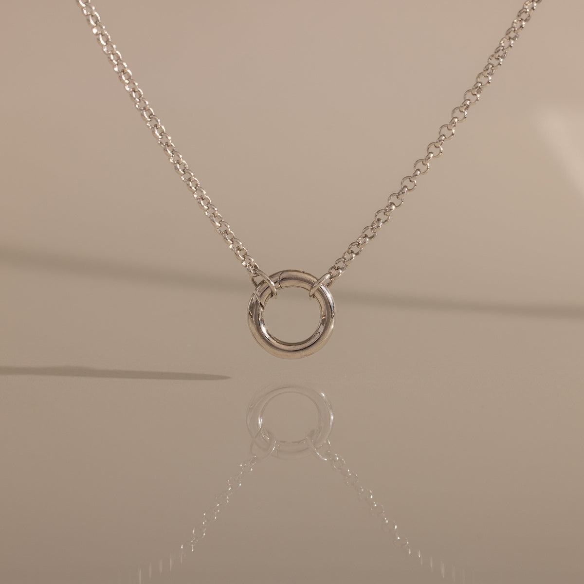 Cable circle charm necklace