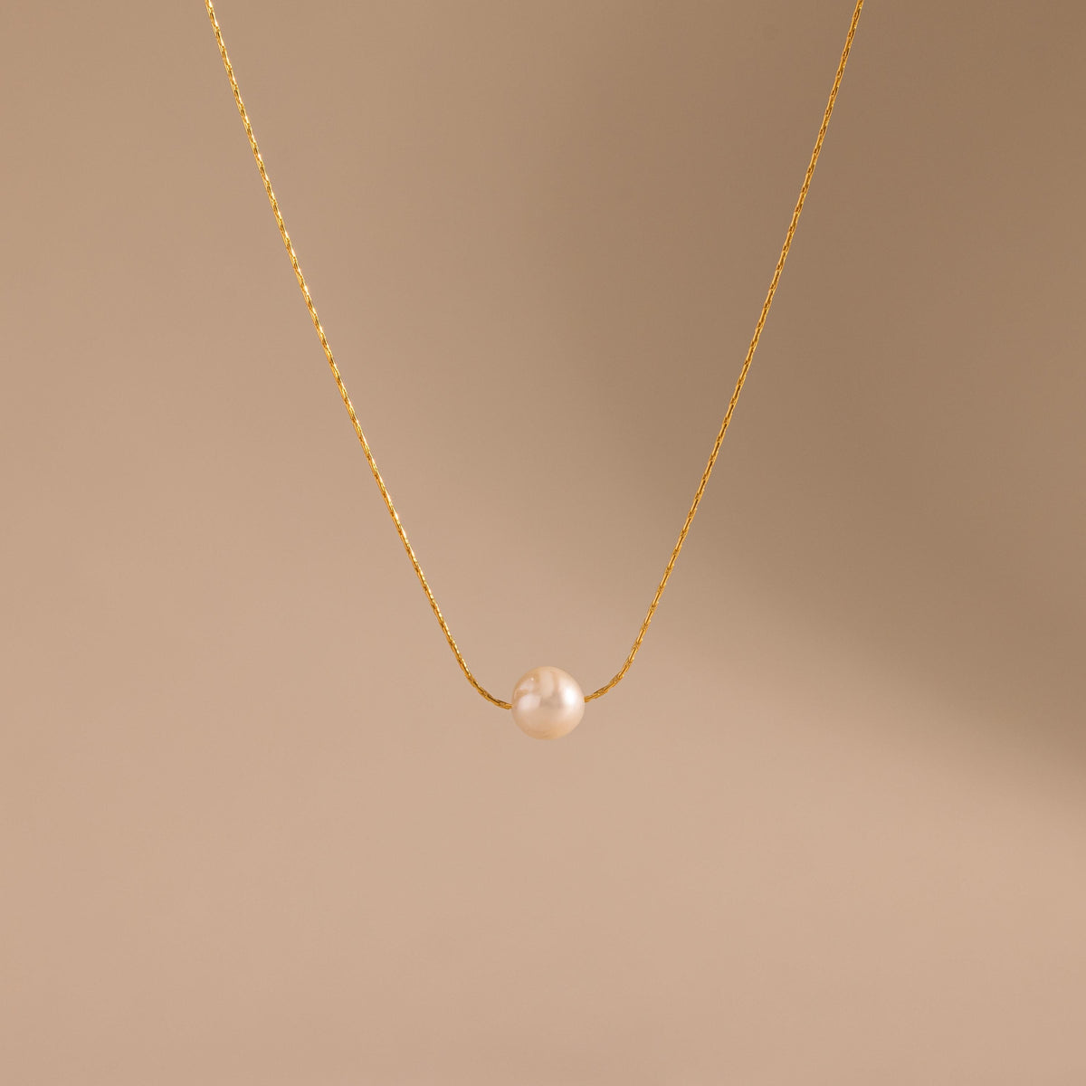 Pearl dot necklace