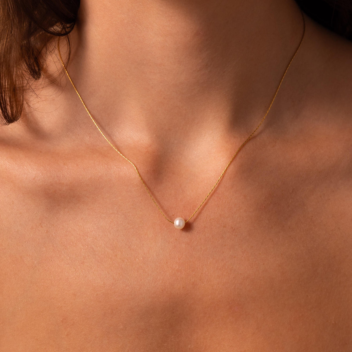Pearl dot necklace
